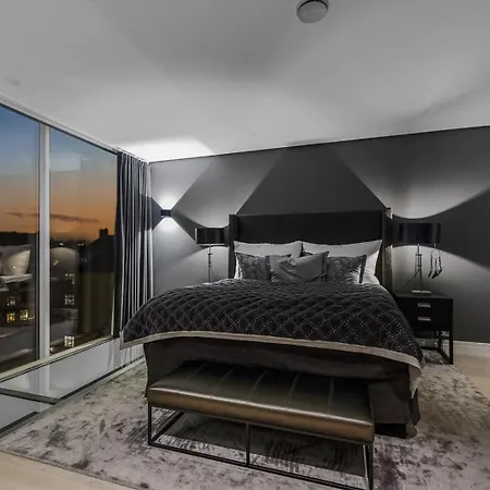 Luxury Penthouse With Rooftop Terrace Apartment *